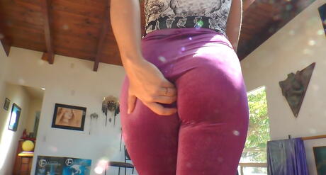 Yoga Pants Pics