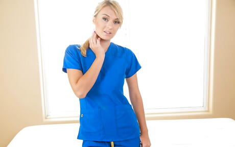 Slim american teen Natalia Starr reveals big hooters and ass 